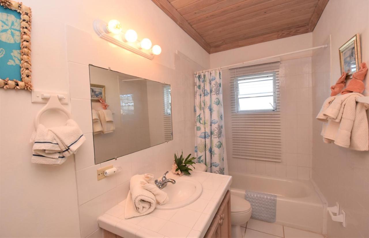 The Sugar Apple Lodging Dunmore Town Esterno foto