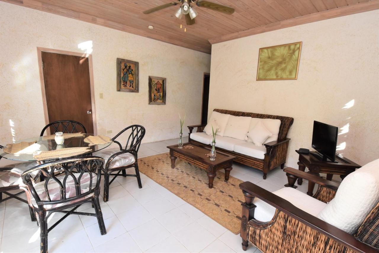 The Sugar Apple Lodging Dunmore Town Esterno foto