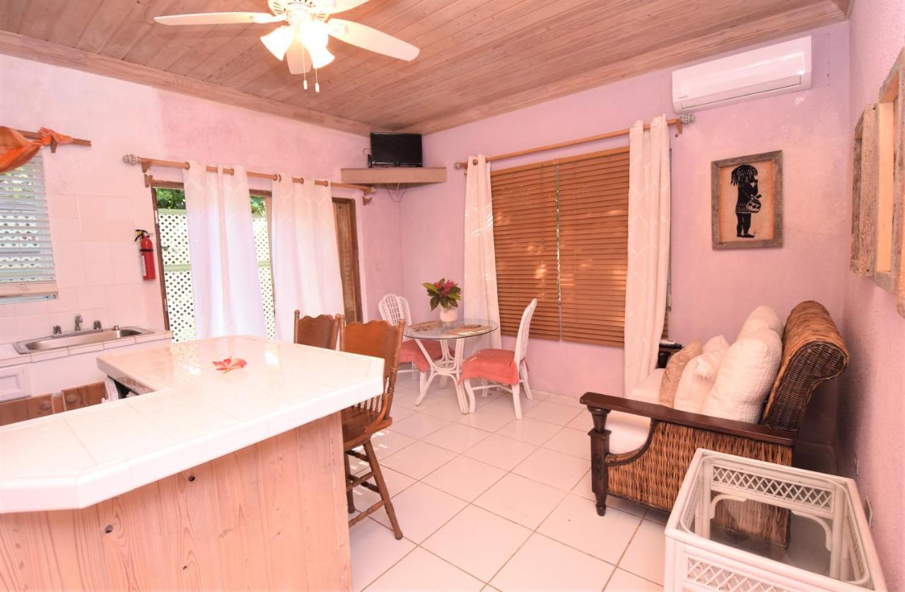 The Sugar Apple Lodging Dunmore Town Esterno foto