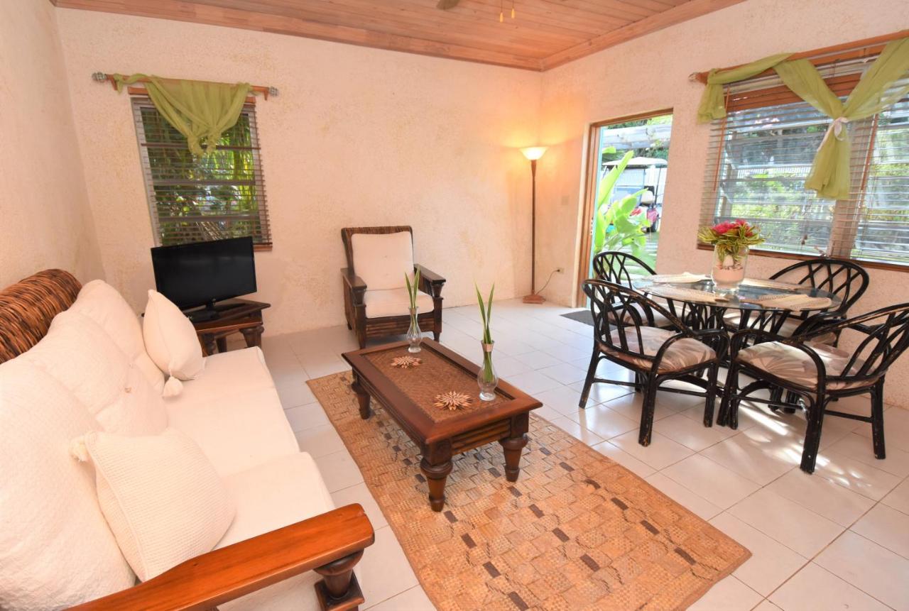 The Sugar Apple Lodging Dunmore Town Esterno foto
