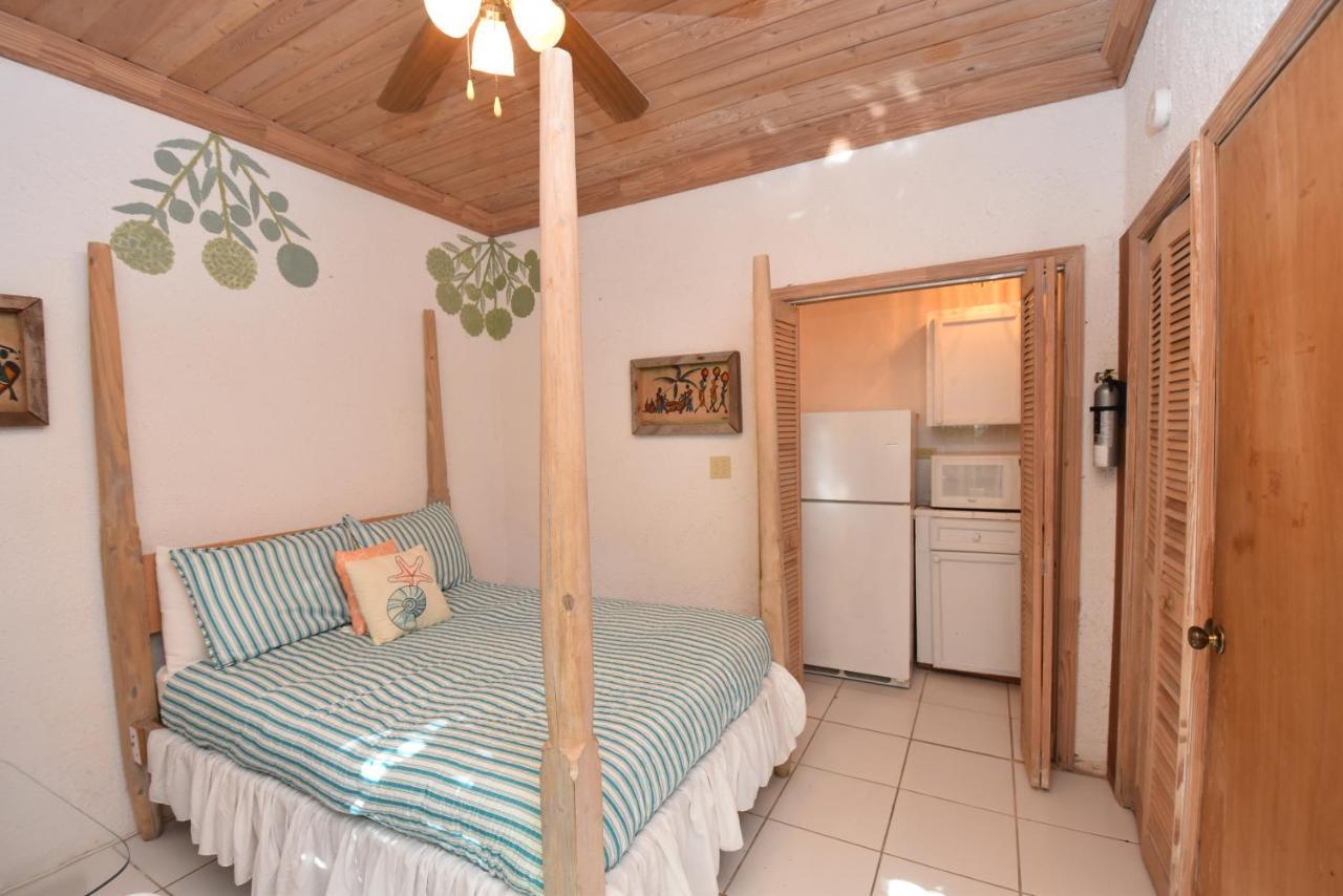 The Sugar Apple Lodging Dunmore Town Esterno foto