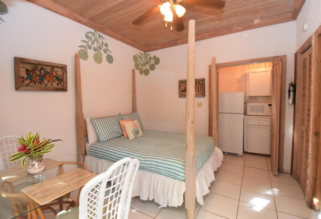 The Sugar Apple Lodging Dunmore Town Esterno foto