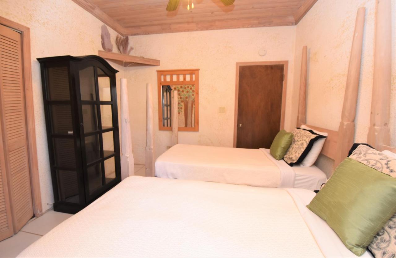 The Sugar Apple Lodging Dunmore Town Esterno foto