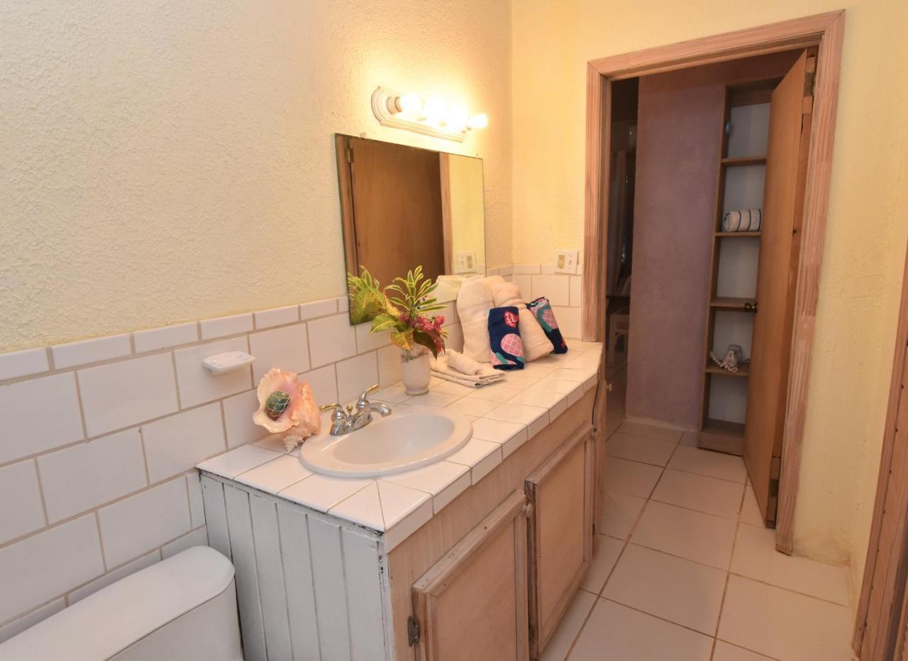 The Sugar Apple Lodging Dunmore Town Esterno foto