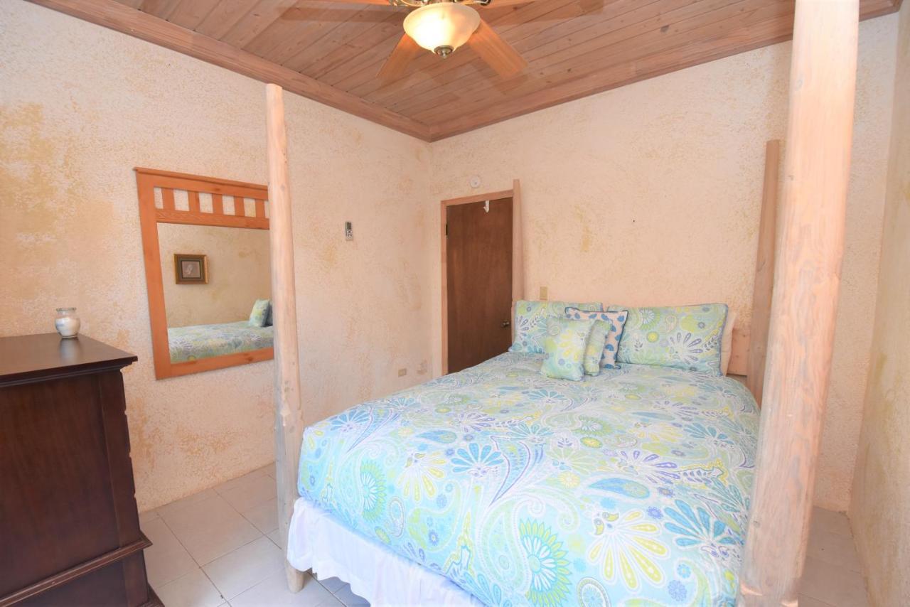 The Sugar Apple Lodging Dunmore Town Esterno foto