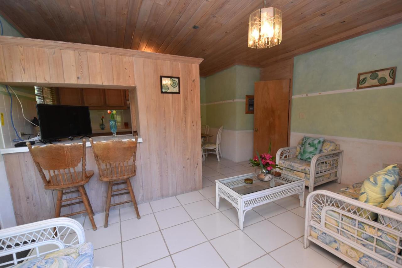 The Sugar Apple Lodging Dunmore Town Esterno foto
